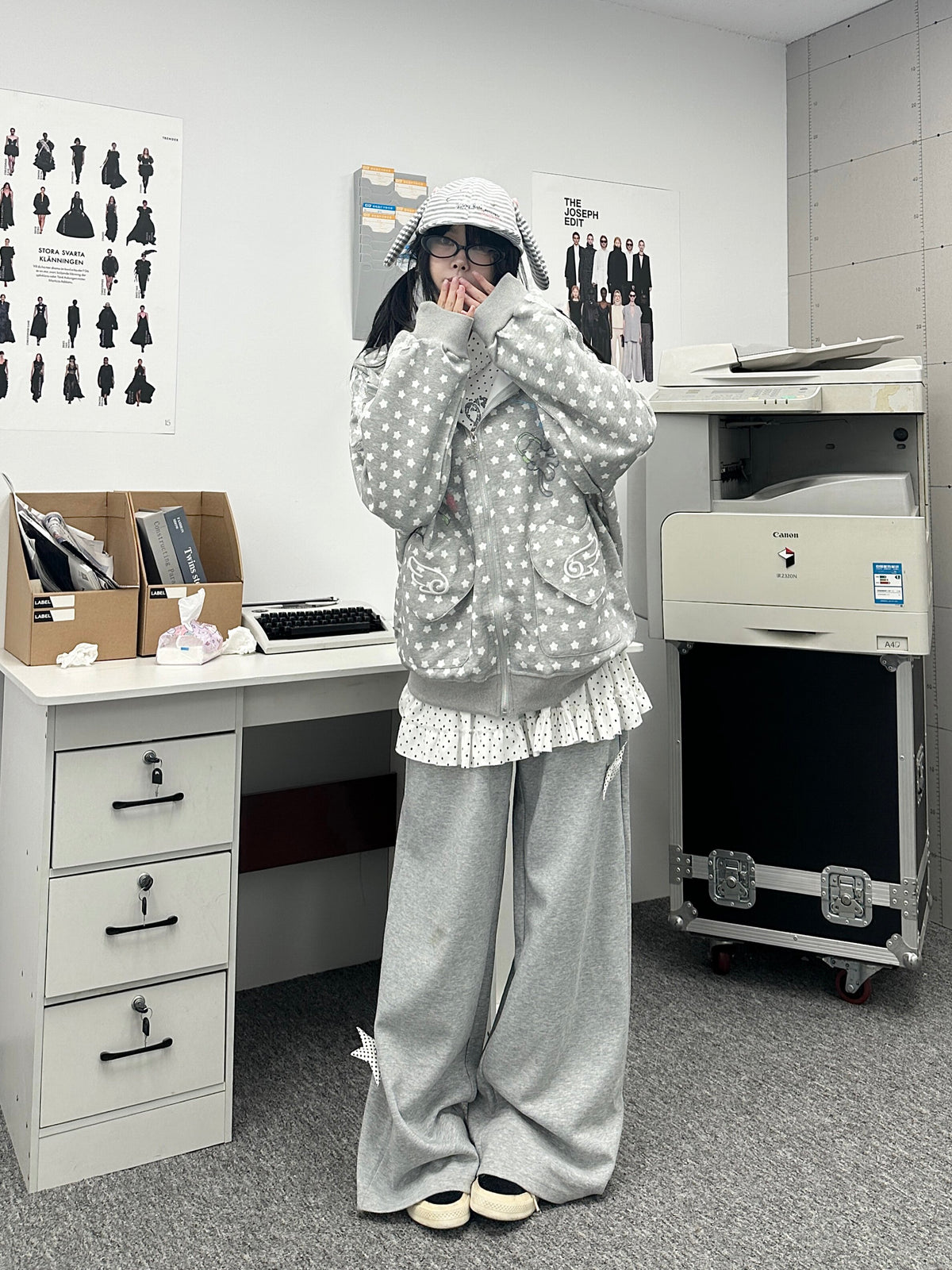 RICKY LUCKY 2027春新作 ドット柄 フェイスカバー フード付き パーカー オーバーサイズ 宅系 萌え系
