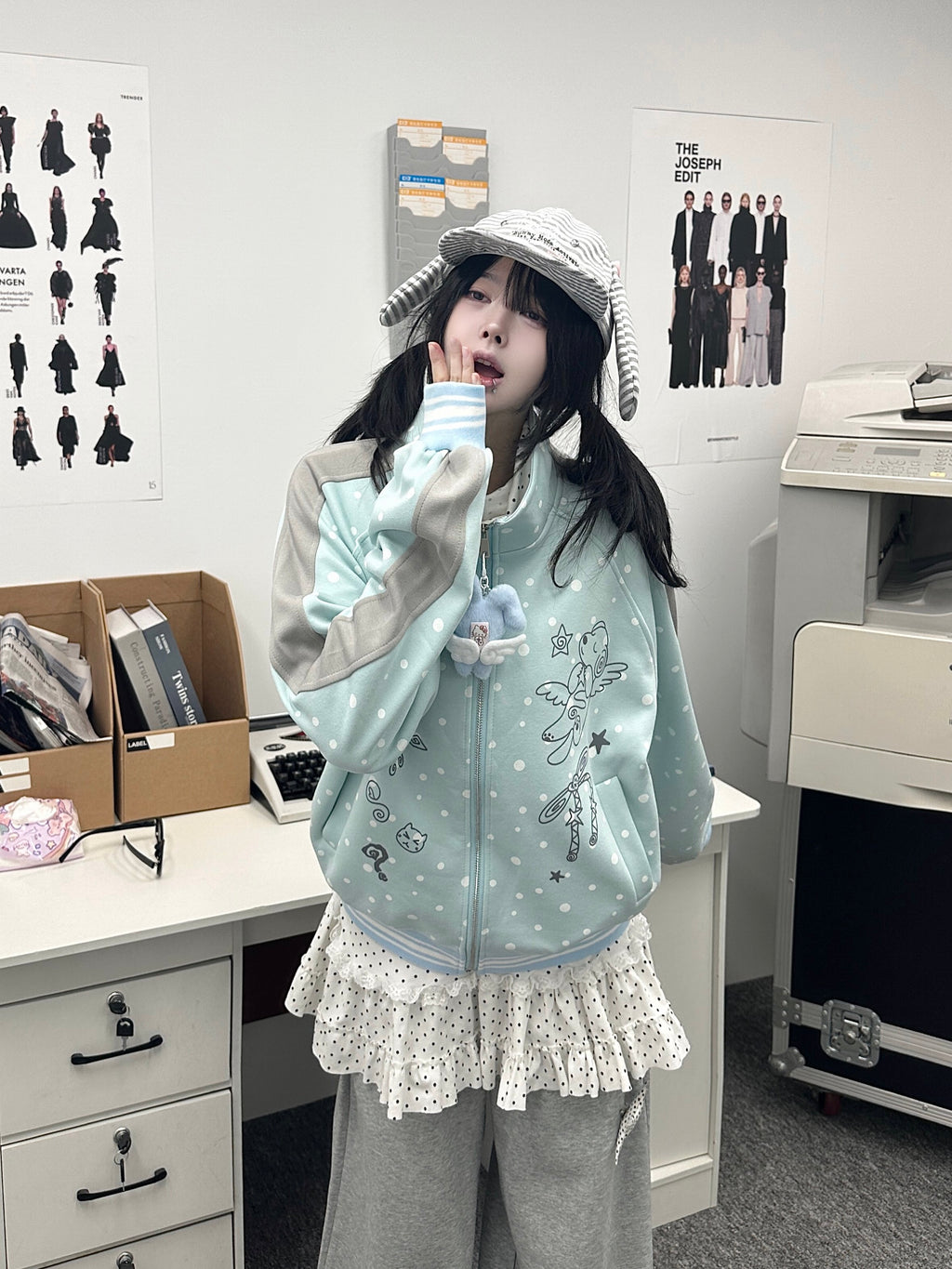 RICKY LUCKY 2027春新作 ドット柄 キャラクタープリント ハイネック スウェット ラグラン オーバーサイズ