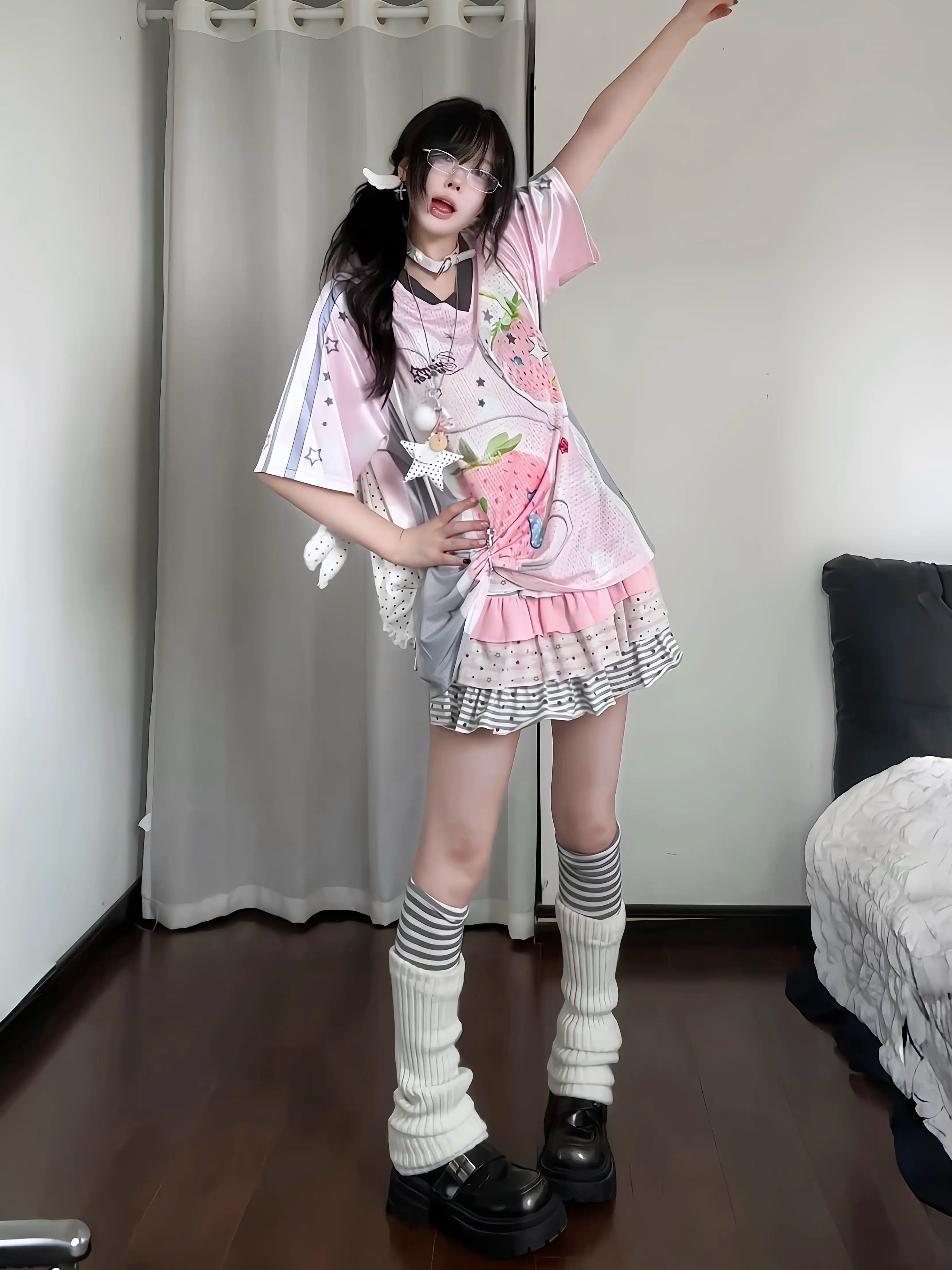 Women's Y2K Star Stripe Tiered Mini Skirt with Lace Trim – High Waist Flared Summer Skirt for Cute Streetwear